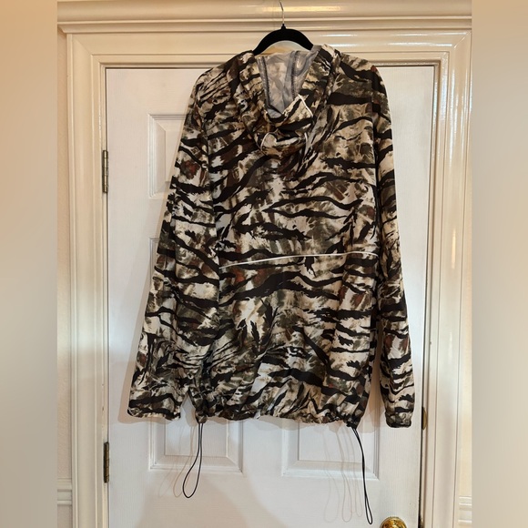 No Boundaries Camo Wildernesss Hooded Windbreaker - Picture 2 of 6